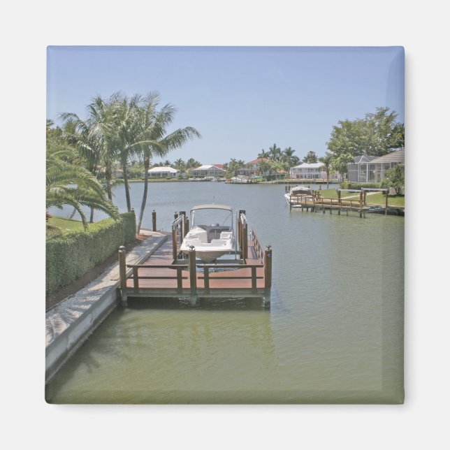 Íman Casas e docas no canal Marco Island Flórida (Frente)