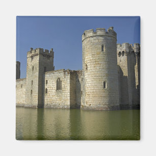 Íman Castelo de Bodiam (1385), refletido na vala, Leste