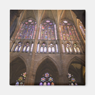 Íman Catedral de Leão, janelas de vitral interior