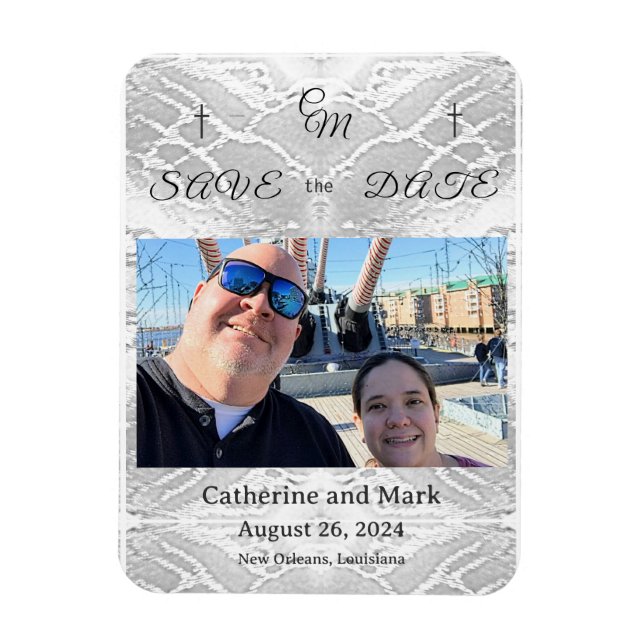 Íman Católico Faux-Satin Monogrammed Salvar a Data (Vertical)