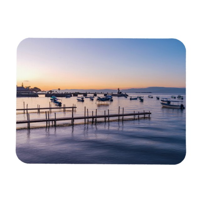 Íman cenas de madrugada do lago em capala méxico (Horizontal)