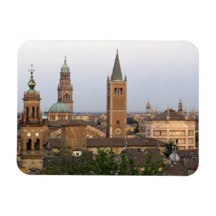 Íman centro da cidade de Parma; igreja Battistero à