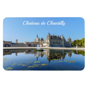 Íman Chateau de Chantilly com reflexão em um lago