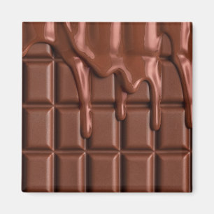Íman Chocolate derretido pingando sobre um bloco de cho