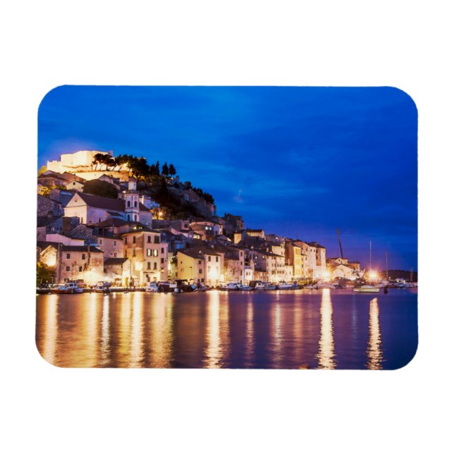 Íman Cidade croata de Sibenik à noite (Horizontal)