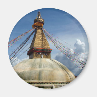 Íman Circunambulando pela Stupa Boudha