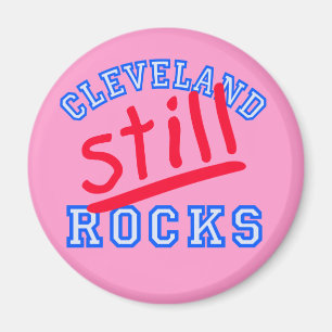 Íman Cleveland ainda balança t-shirt, bonés, presente