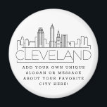 Íman Cleveland Themed | Mensagem de Cidade Personalizad<br><div class="desc">Um favor ímã único representando a bela cidade de Cleveland,  Ohio. Este chaveiro apresenta uma ilustração estilizada do horizonte único da cidade com seu nome embaixo. Por baixo do nome da cidade está um lugar para o seu slogan ou afirmação exclusivo sobre a sua cidade favorita.</div>