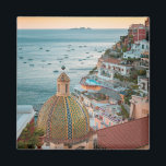 Íman Coastline | Positano, Costa Amalfi, Itália<br><div class="desc">Esta incrível foto do Getty Images apresenta Positano,  Costa Amalfi,  Campânia,  Sorrento,  Itália. Vista da cidade e do litoral num pôr do sol de verão.</div>