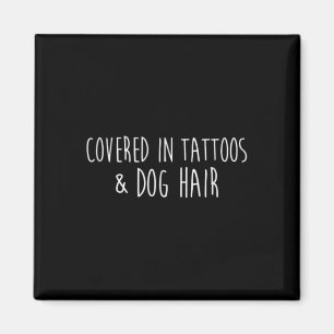 Íman Coberta Em Tatuagens E Cabelo Cachorro Incluso