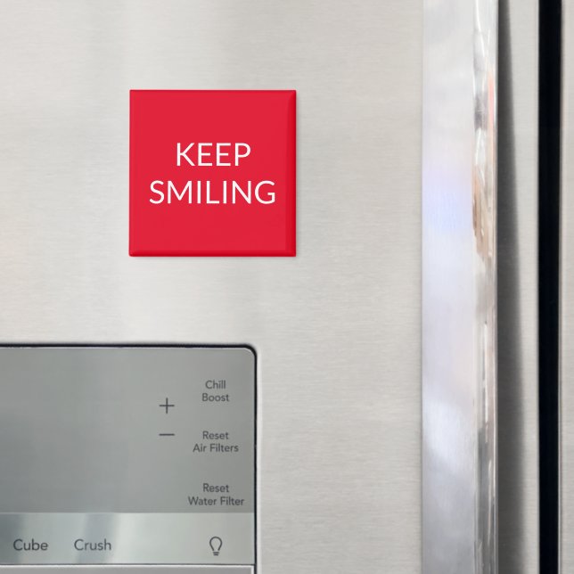 Íman Continue sorrindo, imã branca vermelha (In Situ (Fridge))