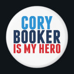 Íman Cory Booker é o meu herói<br><div class="desc">Cory Booker é o meu ímã Herói. Este membro do partido democrático fez história quebrando o recorde falando por mais de 25 horas. Foi o discurso mais longo da história e um movimento impressionante contra Trump.</div>