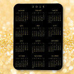 Íman Cozinha da geladeira do calendário do ano de Cheio<br><div class="desc">Tipografia personalizada,  elegante e elegante em dourado a preto,  calendário do ano de cheio de 2025,  alta qualidade,  água e íman flexível resistente a manchas,  para qualquer superfície magnética em casa ou no escritório. Faz um presente personalizado excelente para amigos e família,  para feriados,  natal,  anos novos.</div>