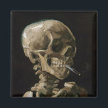 Íman Crânio com o cigarro queimado Vincent van Gogh Art<br><div class="desc">Vincent van Gogh (holandês, 1853-1890) Skull of a Skeleton with Burning Cigarette, 1885-86, Oil on canvas Unframed: 32 cm × 24, 5 cm (13 cm × 9, 6 pol) Trabalhos precoces de Vincent van Gogh. Esta pequena pintura faz parte da coleção permanente do Museu Van Gogh em Amsterdã. Era mais...</div>