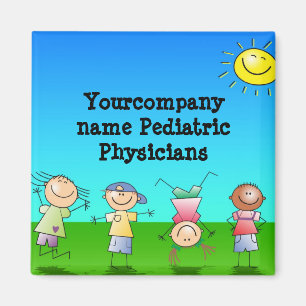 Íman Crianças brincando lá fora num dia ensolarado