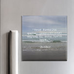 Íman Crie sua própria cotação<br><div class="desc">Crie seu próprio ímã de cotação personalizado. Apresenta tipografia minimalista da máquina de escrever.</div>