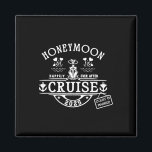 Íman Cruzeiro de Lua de Mel 2025 Noiva e Noivo Recém-Ca<br><div class="desc">Cruzeiro de Lua de Mel 2025 Noiva e Noivo Recém-Casados em Cruzeiro</div>