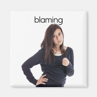 Íman Culpando o ímã do refrigerador