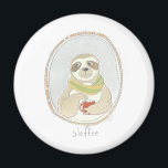 Íman Cutie cafeinado | Café<br><div class="desc">Esta impressão de aquarela apresenta uma preguiça divertida tomando café | Até Junho De Erica Vess</div>