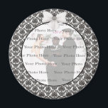 Íman Damask Elegance Wedding Round Magnet<br><div class="desc">Seu evento terá o final perfeito quando seus convidados levarem para casa esses ímãs fotográficos como seus favores. Esses ímãs de fotos modernas oferecem uma maneira única e funcional de exibir fotos. Excelente de fotos do seu evento para dar a cada um de seus convidados como lembrança do seu dia...</div>