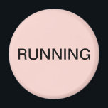 Íman de máquina de lavar louça rosa com escovas<br><div class="desc">Um imã mínimo de cozinha da máquina de lavar louça "em execução" com um fundo rosa esbatido que o ajuda com a organização da cozinha. Personalize com o seu texto.</div>