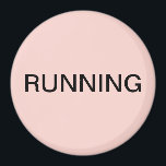 Íman de máquina de lavar louça rosa com escovas<br><div class="desc">Um imã mínimo de cozinha da máquina de lavar louça "em execução" com um fundo rosa esbatido que o ajuda com a organização da cozinha. Personalize com o seu texto.</div>