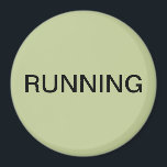 Íman de máquina de lavar louça verde<br><div class="desc">Um imã mínimo de cozinha da máquina de lavar louça "correndo" com um fundo verde sábio que o ajuda com a organização da cozinha. Personalize com o seu texto.</div>