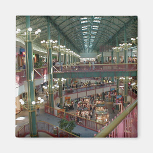 Íman Dentro da Alameda América Minisota Store Crowd