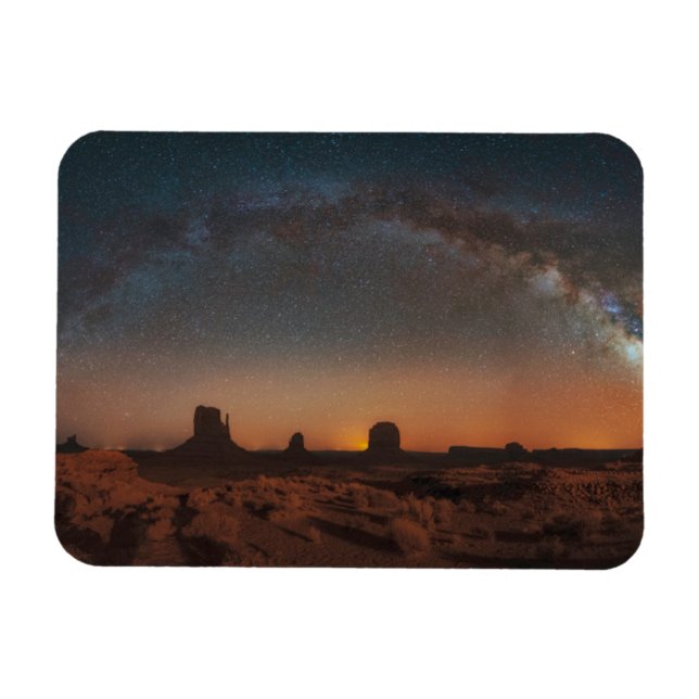 Íman Desertos | Céu Estrelado Sobre Uma Paisagem No Des (Horizontal)