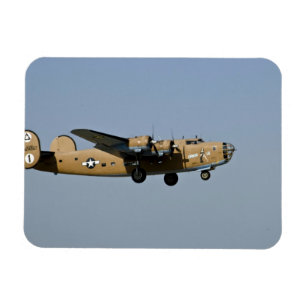 Íman Diamond Lil B-24 Bombardeiro, pousando em Oshkosh,