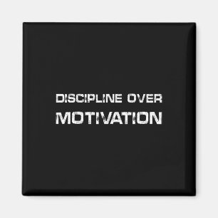 Íman Disciplina Sobre O Peso Da Obra Do Gym De Motivaçã