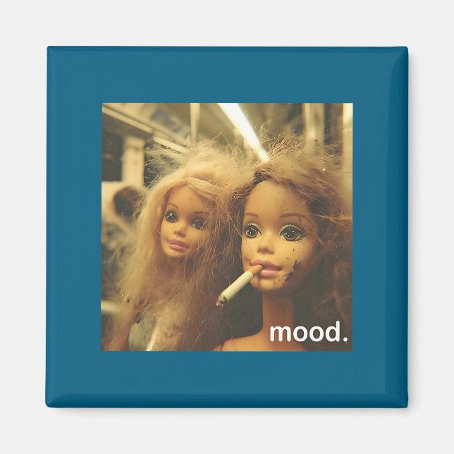 Íman Distressed Doll Face Meme Premium (Frente)