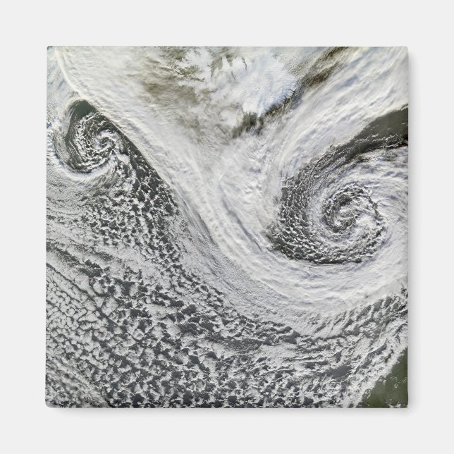 Íman Dois ciclones formados em tandem a sul da Islândia (Frente)