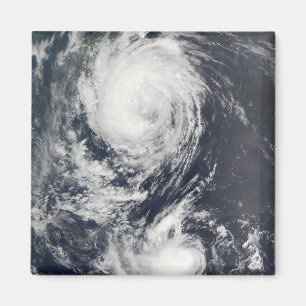 Íman Dois sistemas de tufão se aproximando do Extremo O