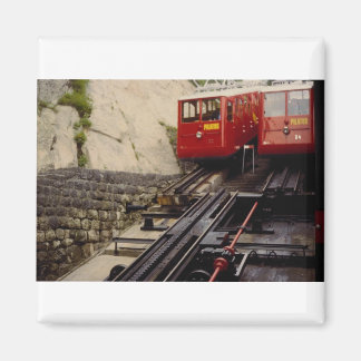 Íman Dois trens na estação inferior, Monte Pilatus, Swi