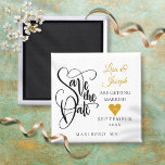 Íman Dourado amor Coração Salve a Data<br><div class="desc">Esta imã salve a data bonito apresenta um roteiro elegante e um coração bonito de amor dourado destacando sua data especial. Projetado por Thisnotme©</div>