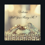 Íman Dourado Você Irá Casado-Me Nome da Proposta<br><div class="desc">Magnífico e elegante imã "Você me Casado?". Isso fará da sua proposta um dia verdadeiramente memorável e especial. Ela ou ele certamente dirão "Sim" adicionando este belo ímã a um presente para ela. Ela ou ele pode anexá-lo a qualquer serviço magnético para lembrar daquela ocasião especial. Parabéns!</div>