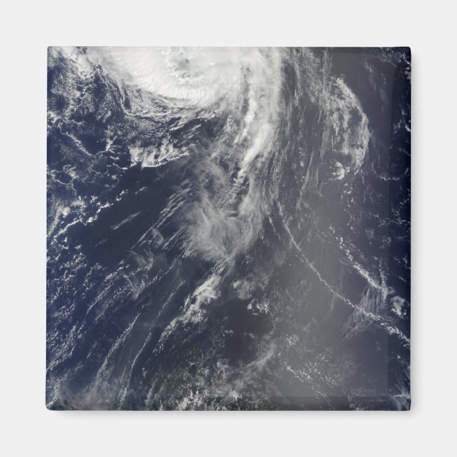 Íman Duas tempestades poderosas atravessam o oceano Atl (Frente)