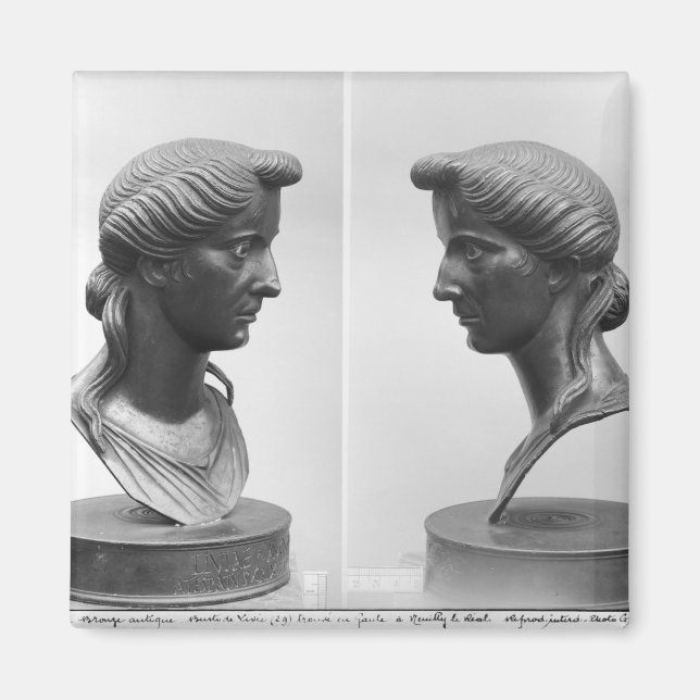 Íman Duas visões de um busto de Livia (Frente)