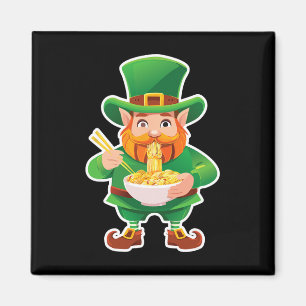 Íman Duende engraçado comendo macarrão Ramen no St Patr