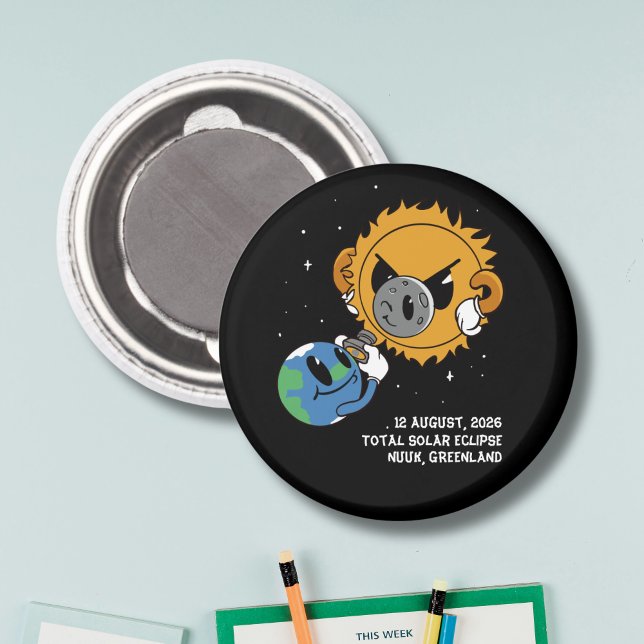 Íman Eclipse Total do Sol 2026 Groenlândia Photobomb (Change city to personalize.  All text editable.  Matching items available.)