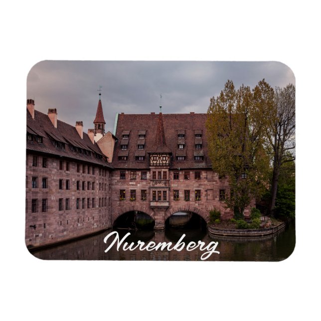 Íman Edifício histórico ao pôr do sol em Nuremberga, Al (Horizontal)