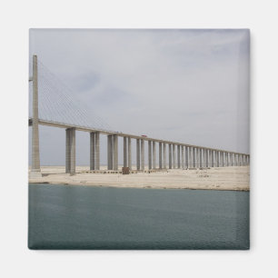Íman Egito, Canal de Suez. Ponte da Paz