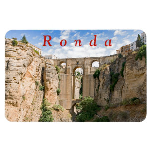 Íman "EL Tejo" de Ronda com o Puente Nuevo.