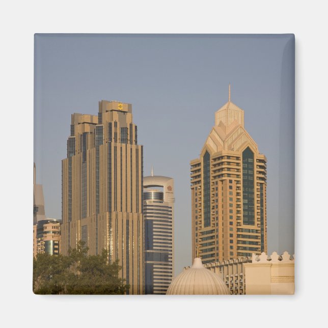 Íman Emirados Árabes Unidos, Dubai. Minarete de mesquit (Frente)