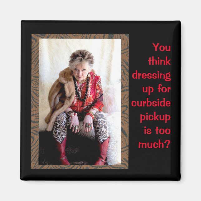 Íman Engraçado se vestindo para recolher o lado do curb (Frente)