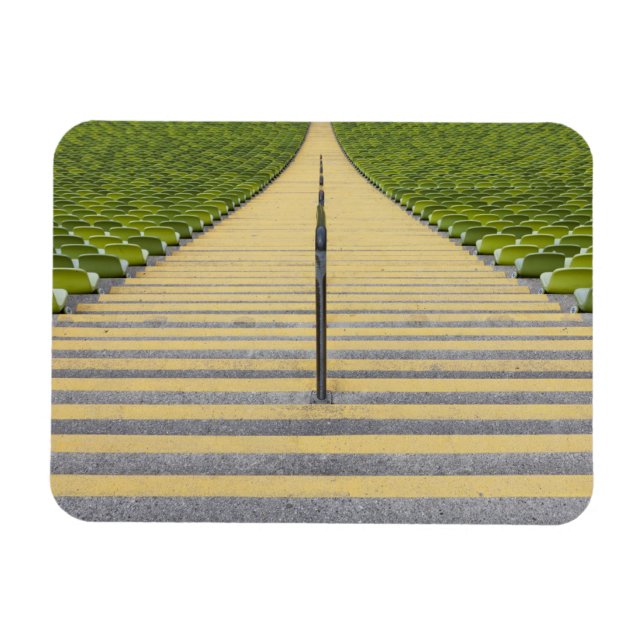 Íman Escada de estádio entre fileiras de assentos verde (Horizontal)