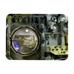 Íman escotilha de um antigo submarino retrô