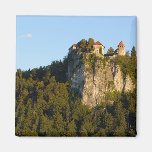 Íman Eslovênia, Bled, Lago Bled, Castelo Bled em (Frente)