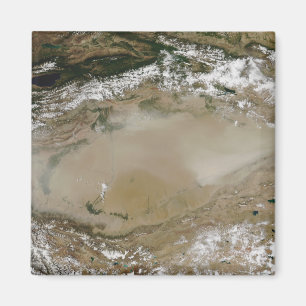 Íman Espane a tempestade no deserto de Taklimakan,